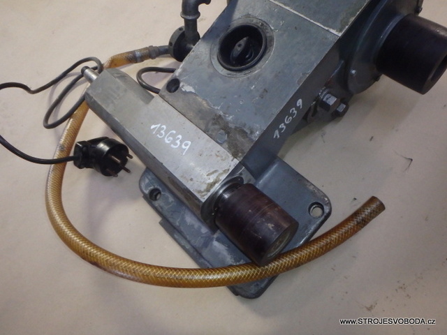 Přídavné zařízení na brusku - vnitřní broušení  (13639 (3).JPG)